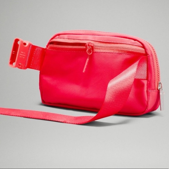 Lululemon Everywhere Belt Bag - Pale Raspberry Crossbody Bag - Picture 7 of 8